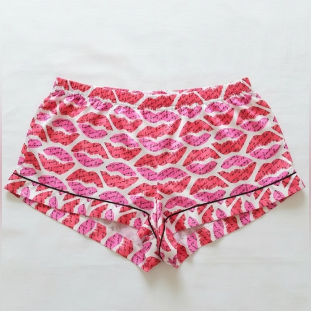 Victoria’s Secret Satin Kiss Print Pajama Shorts - Love Script Size XL